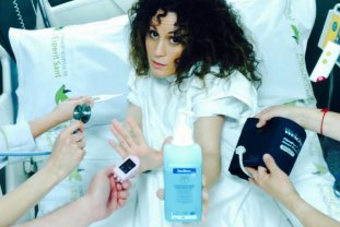 "Por ti, por mí y por todos, lávate las manos!"