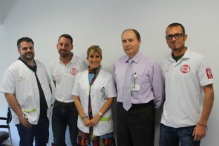 La Direcció es va reunir amb voluntaris de l’ONG al 2016 per fer una donació de material sanitari