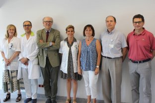 Els responsables dels dos centres van signar l’acord que permetrà crear una cartera de serveis conjunta