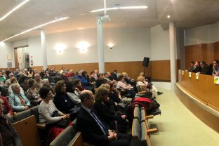 La celebració de l'aniversari del Programa de difusió d'hàbits saludables a Santa Coloma va comptar amb un centenar d'assistents.