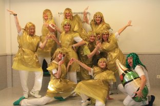 1r premio. “Un brindis per 100 anys més”