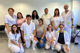 Los nuevos residentes con los tutores y el equipo de docencia de la FHES
