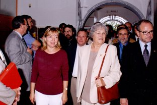 Sra. Martí durante la inauguración del TAC del antiguo Hospital en 1999