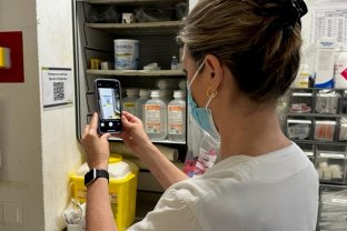 Inf-QR está compuesto por una colección de vídeos formativos de diversos procedimientos y técnicas de enfermería que han sido elaborados por los propios profesionales