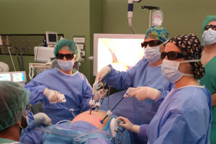 L'objectiu de la colposacropèxia és restaurar la posició normal de l'úter i/o la vagina i millorar els símptomes del prolapse,