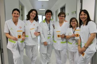 Els professionas han rebut informació per ajudar a prevenir caigudes dels pacients.