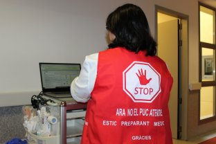 Con el chaleco, Enfermería recibe hasta un 85% menos de interrupciones.