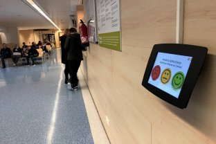 Les enquestes d'opinió permeten a l'Hospital millorar l'atenció a pacients i familiars.