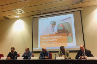 Vicenç Perelló, Director Gerent de la FHES, va participar en una taula  rodona sobre la xarxa oncològica.