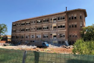 S’adaptarà la distribució interior i exterior de l'edifici sense modificar-ne la façana