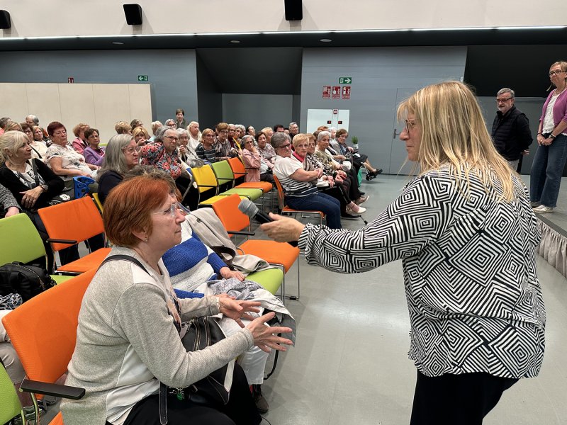 Impulsem xerrades a Singuerlín per promoure el benestar físic i mental de la ciutadania