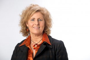 El nombramiento reconoce la trayectoria de Terribas como jurista experta en bioética.