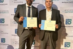 El Dr, Perelló y el Sr. Armenta han asistido a la entrega de los premios