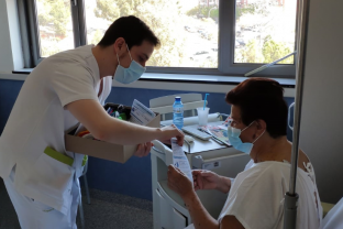 El centro cuenta con un grupo de profesionales que promueven diferentes actuaciones para mejorar el descanso nocturno entre los hospitalizado