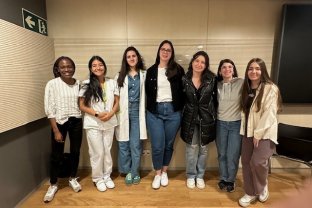 Las nuevas residentes durante el acto de Bienvenida