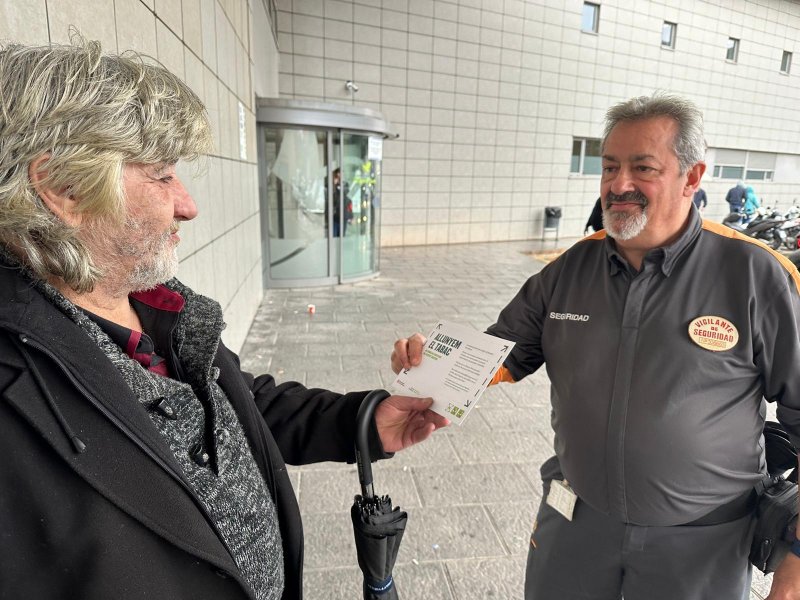 L’equip de seguretat s’implica en la promoció dels espais sense fum de l’Hospital