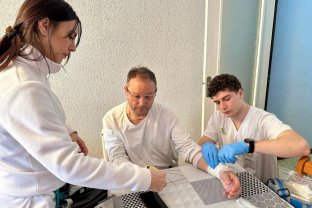 Un dels equips de la UHD amb un pacient domicialitzat