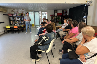 El Dr. González impartiendo la charla sobre sexualidad durante la menopausia