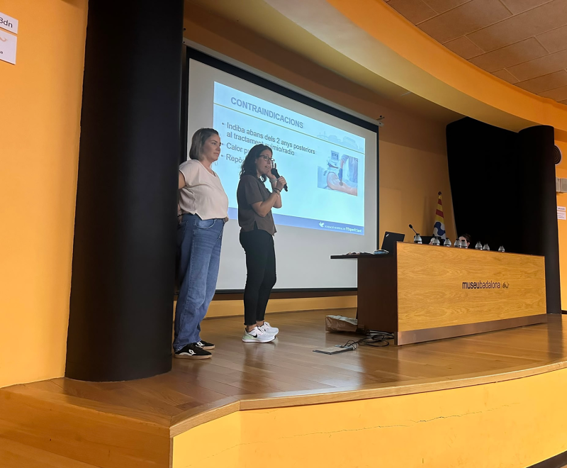 Participamos en la charla divulgativa «Juntos avanzamos en el cáncer de mama»