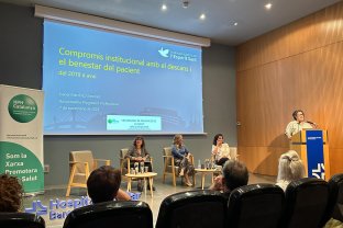 La infermera Isabel Martínez presentant un dels projectes del Pla d'Humanització de l'Hospital